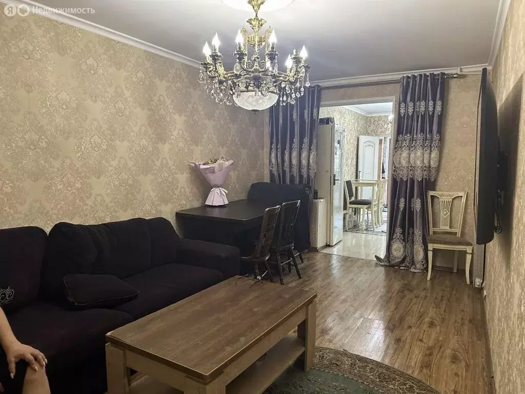 4-комнатная квартира: Махачкала, проспект Имама Шамиля, 6Г (98 м) - Фото 1