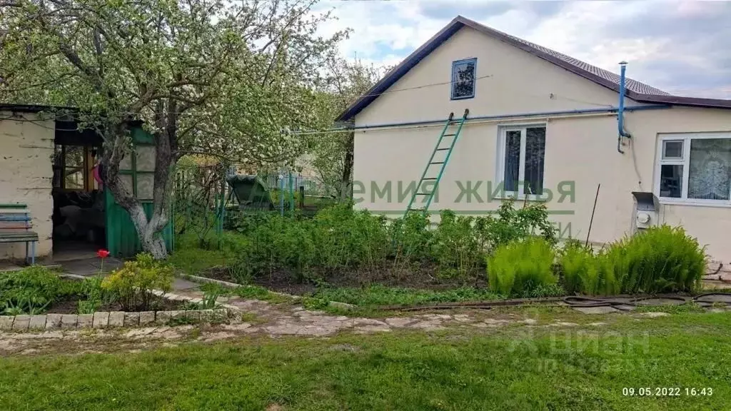 Дом в Саратовская область, Аркадакский район, Росташовское ... - Фото 1