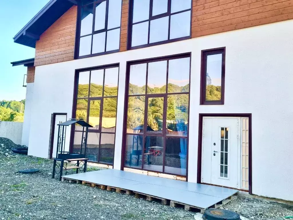 Дом в Краснодарский край, Сочи городской округ, с. Высокое  (300 м) - Фото 1