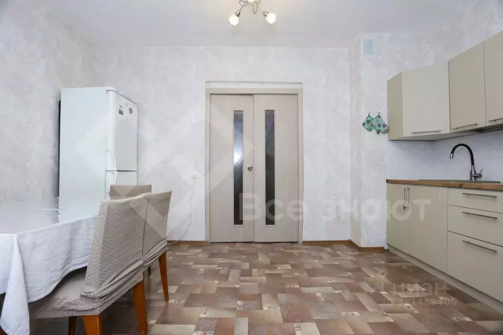 3-к кв. Челябинская область, Челябинск ул. Молодогвардейцев, 41 (109.2 ... - Фото 2