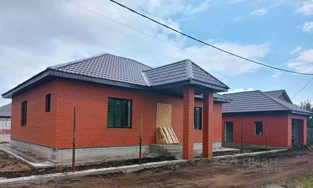 Дом в Самарская область, Кинель ул. 9 Мая, 17 (110 м) - Фото 0