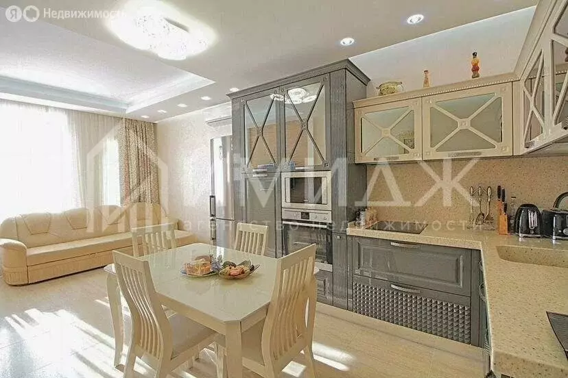 3-комнатная квартира: Сочи, улица Ленина, 219к2 (133 м) - Фото 1