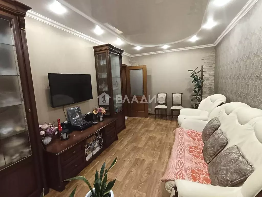 3-к кв. Белгородская область, Белгород ул. Есенина, 50 (68.3 м) - Фото 1