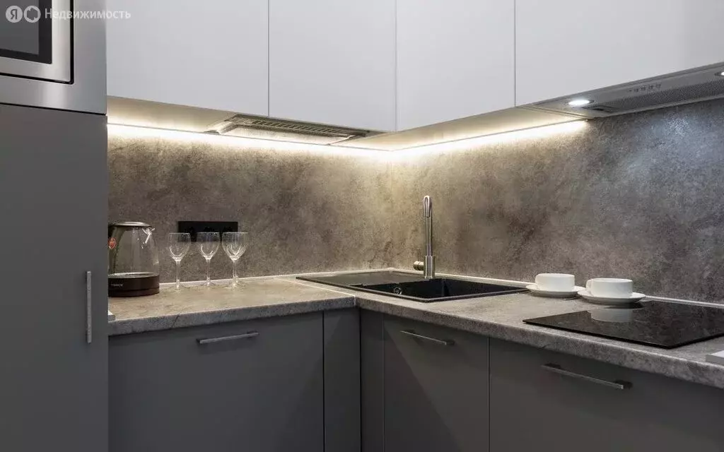 2-комнатная квартира: Сочи, улица Конституции СССР, 18 (35 м) - Фото 1