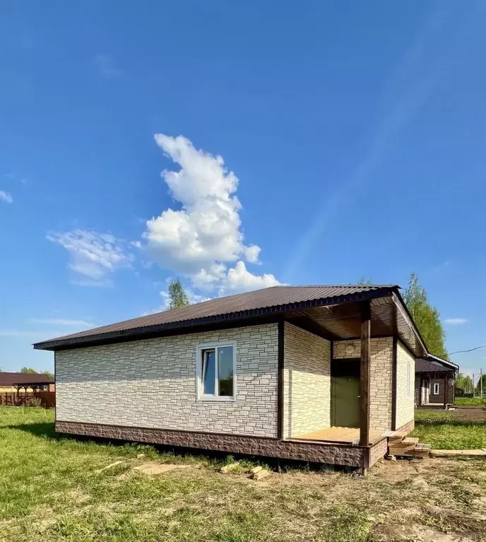 Дом в Тверская область, Конаковский муниципальный округ, д. Вахромеево ... - Фото 1