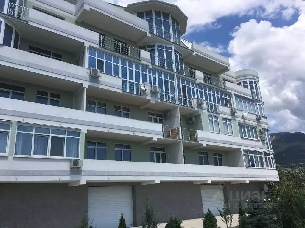 3-к кв. Крым, Ялта ул. Радужная, 2 (64.7 м) - Фото 1