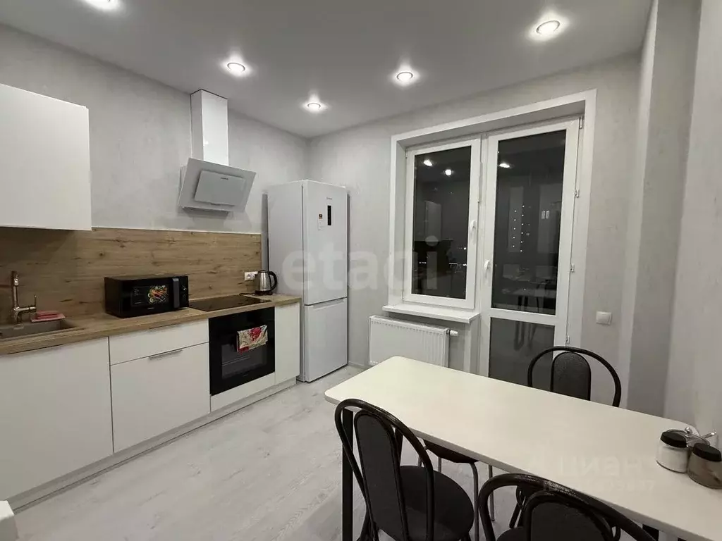 1-к кв. Татарстан, Казань ул. Александра Курынова, 4 (37.0 м) - Фото 1