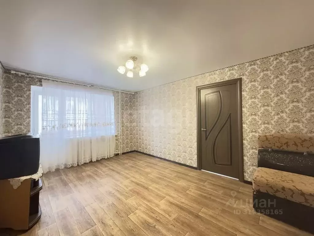 3-к кв. Карачаево-Черкесия, Черкесск пл. Кирова, 10 (50.6 м) - Фото 0