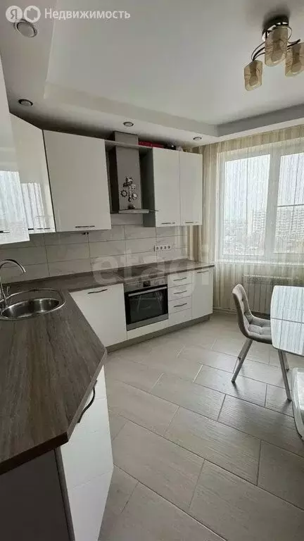 3-комнатная квартира: Энгельс, Комсомольская улица, 117к2 (79.3 м) - Фото 1