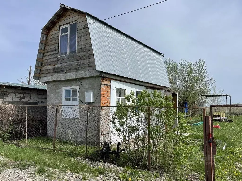 Дом в Самарская область, Ставропольский район, Нижнее Санчелеево ... - Фото 0