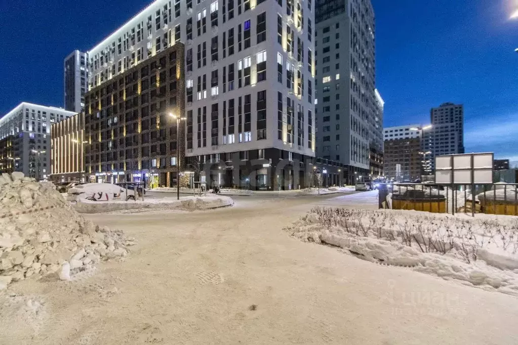 3-к кв. Тюменская область, Тюмень Харьковская ул., 72А (60.8 м) - Фото 1