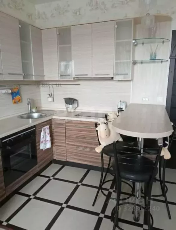 Студия Ханты-Мансийский АО, Сургут ул. Александра Усольцева, 15 (28.3 ... - Фото 1