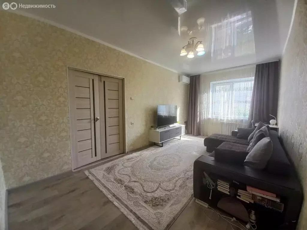 2-комнатная квартира: Астрахань, Румынская улица, 3 (52 м) - Фото 2