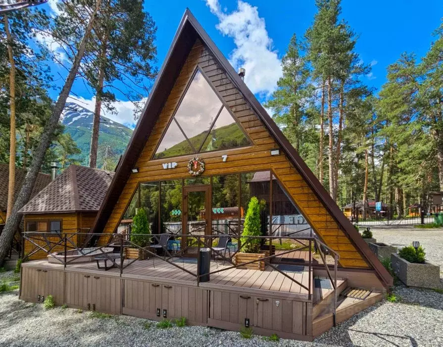 Дом в Кабардино-Балкария, Эльбрусский район, с. Терскол  (50 м) - Фото 1