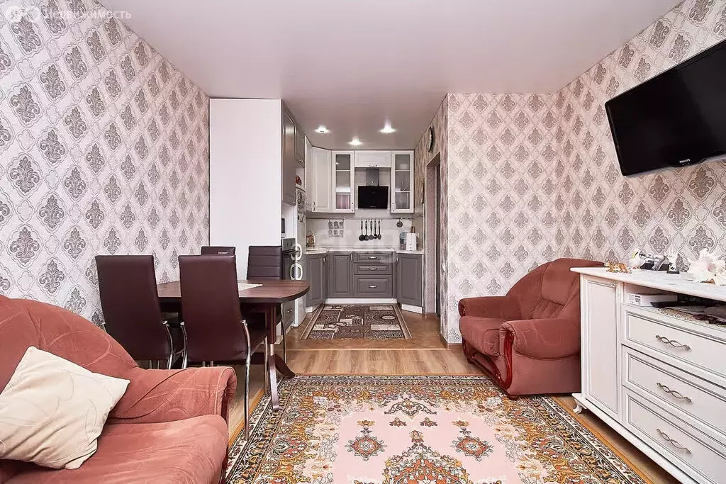 1-комнатная квартира: Тюмень, улица Тимофея Чаркова, 28 (39.4 м) - Фото 1