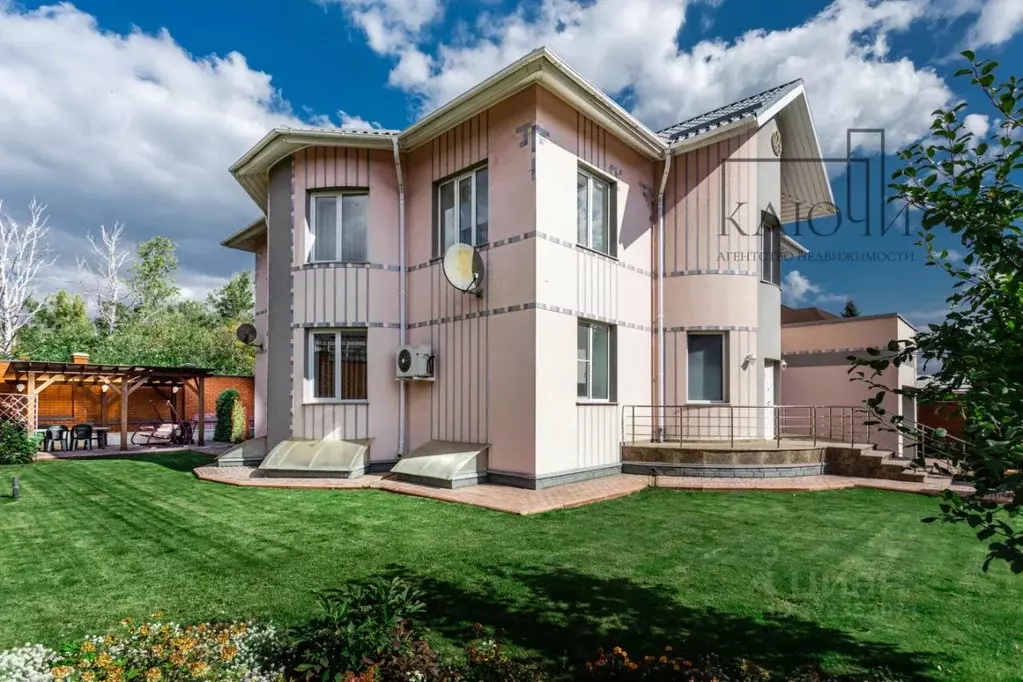 Дом в Челябинская область, Магнитогорск Листопадная ул., 4 (500 м) - Фото 1