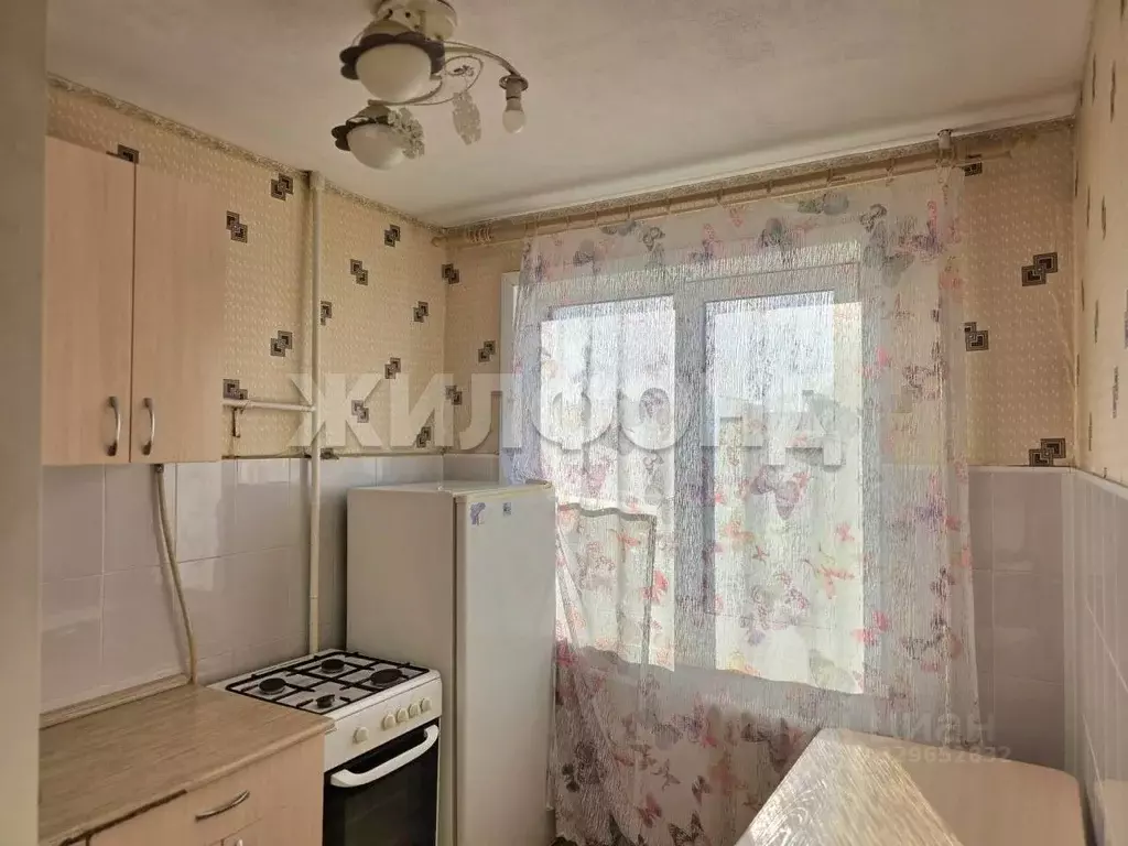 2-к кв. Алтайский край, Барнаул ул. Антона Петрова, 128 (44.6 м) - Фото 2
