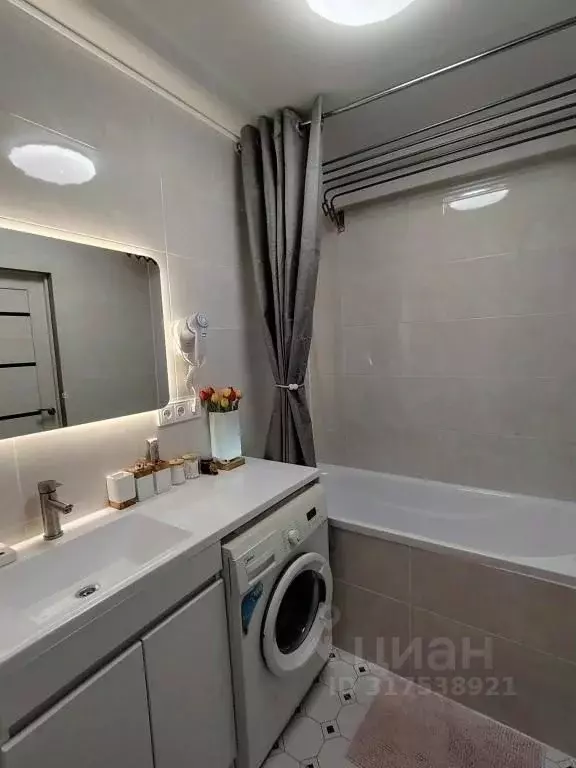 1-к кв. Тюменская область, Тюмень Харьковская ул., 76 (30.0 м) - Фото 1