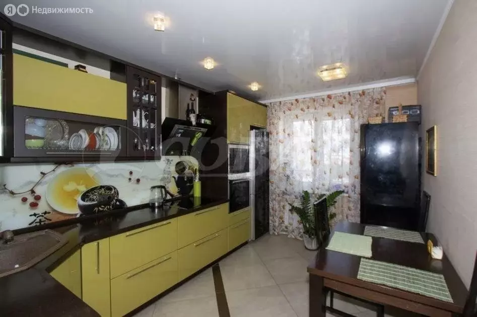 3-комнатная квартира: Тюмень, Лесопарковая улица, 19 (66.1 м) - Фото 2