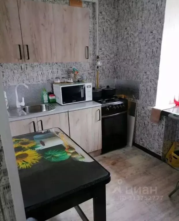 3-к кв. Волгоградская область, Волгоград ул. 64-й Армии, 71 (56.0 м) - Фото 0