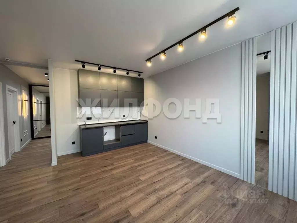 3-к кв. Кемеровская область, Кемерово ул. Мичурина, 58к2 (65.0 м) - Фото 0