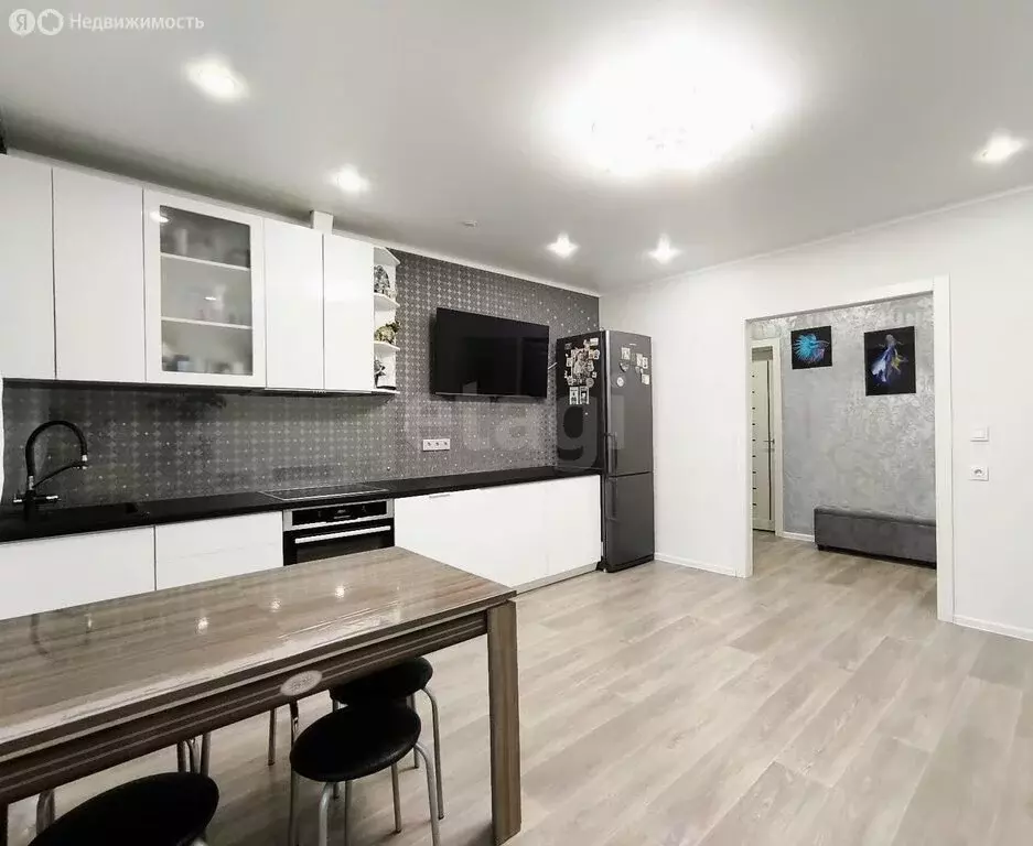 3-комнатная квартира: Челябинск, улица Трашутина, 47 (64 м) - Фото 1