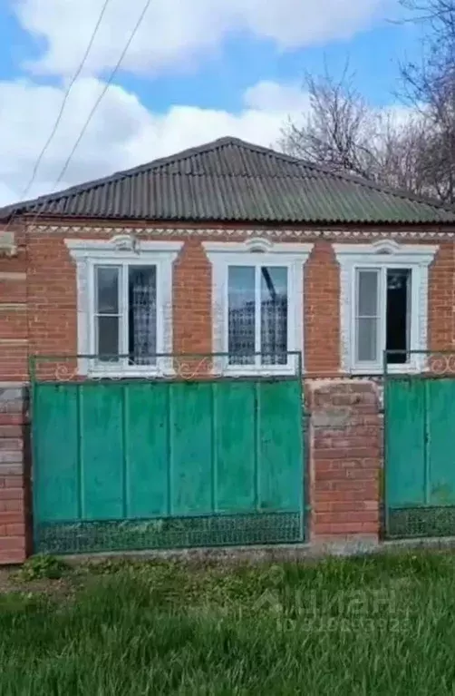 Дом в Ростовская область, Матвеево-Курганский район, Малокирсановское ... - Фото 0