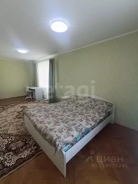 2-к кв. Тюменская область, Тобольск 10-й мкр, 46 (85.0 м) - Фото 0