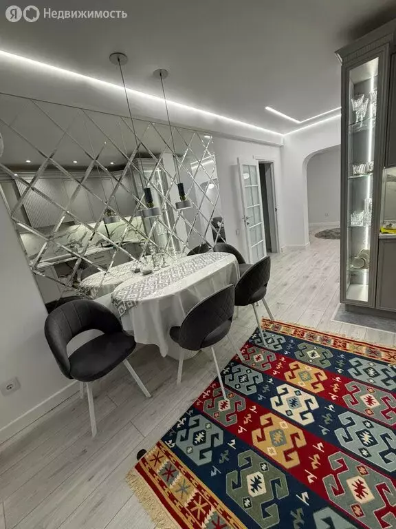 3-комнатная квартира: Каспийск, улица Магомедали Магомеджановa, 18 (80 ... - Фото 2