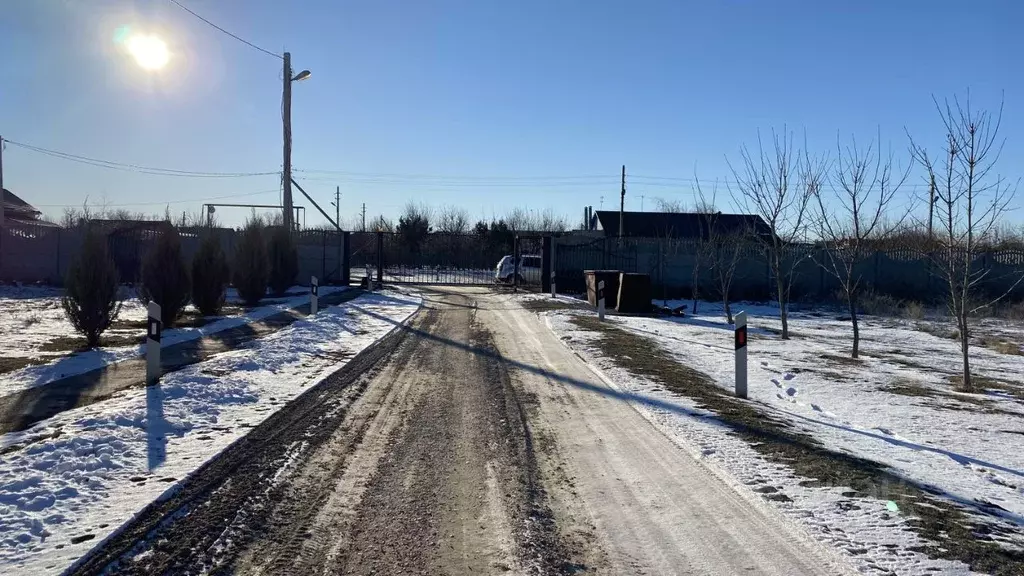 Участок в Волгоградская область, Среднеахтубинский район, Красное ... - Фото 0