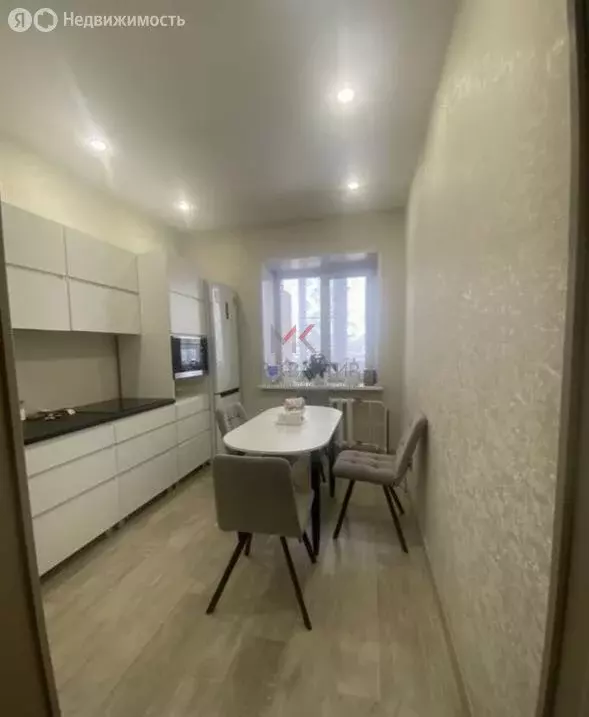 3-комнатная квартира: Туран, улица Кочетова, 17 (71.6 м) - Фото 1