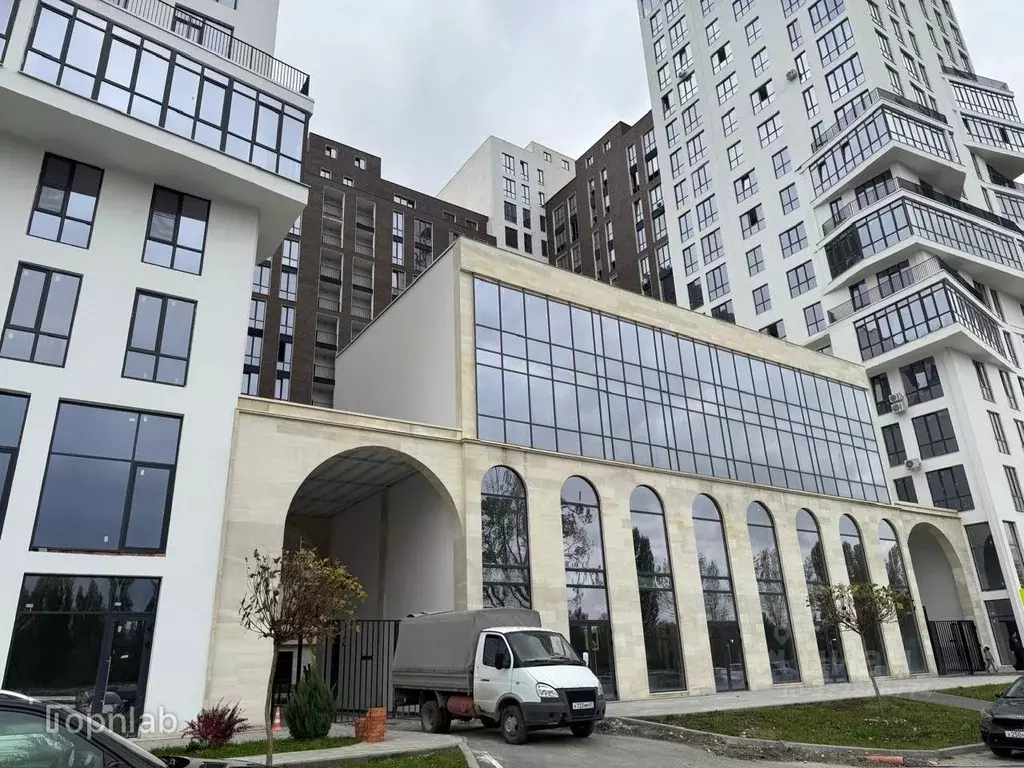 2-к кв. Кабардино-Балкария, Нальчик ул. Кешокова, 1 (82.0 м) - Фото 1