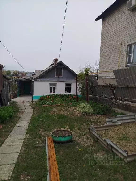 Дом в Саратовская область, Энгельс Полиграфическая ул., 66 (45 м) - Фото 1