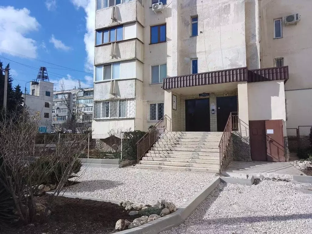 1-к кв. Севастополь ул. Адмирала Фадеева, 1А (44.0 м) - Фото 1