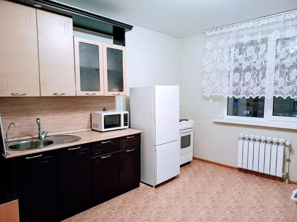 2-к кв. Татарстан, Казань ул. Виктора Сажинова, 7/11 (64.0 м) - Фото 0
