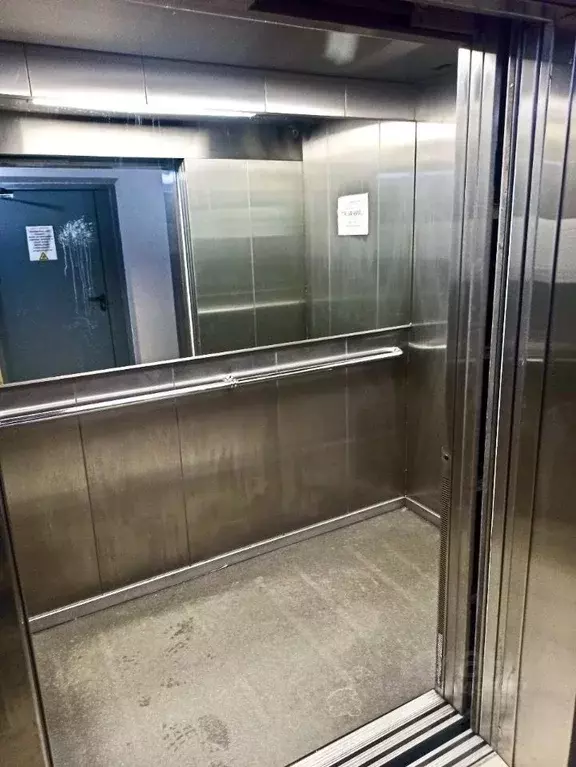 Гараж в Санкт-Петербург ул. Военная, 4 (14 м) - Фото 1