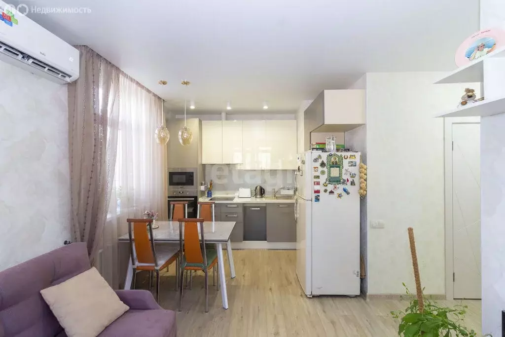 2-комнатная квартира: Тюмень, улица Пархоменко, 119 (61.9 м) - Фото 1
