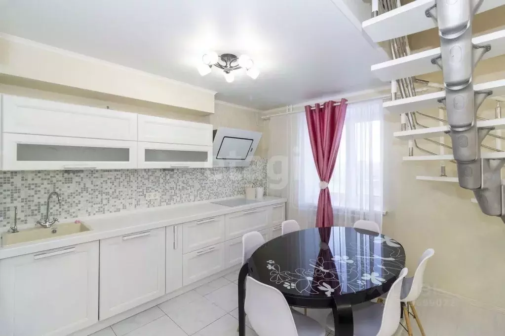 5-к кв. Тюменская область, Тюмень ул. Самарцева, 30 (145.2 м) - Фото 1