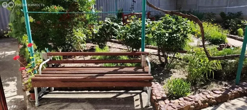 Дом в Коктебель, улица Антонова, 1А (227 м) - Фото 1