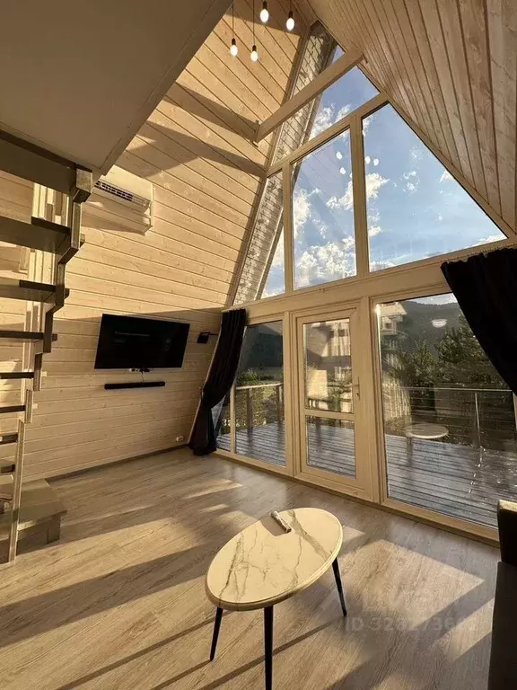 Дом в Алтай, Чемальский район, Узнезинское с/пос, с. Узнезя ул. ... - Фото 1