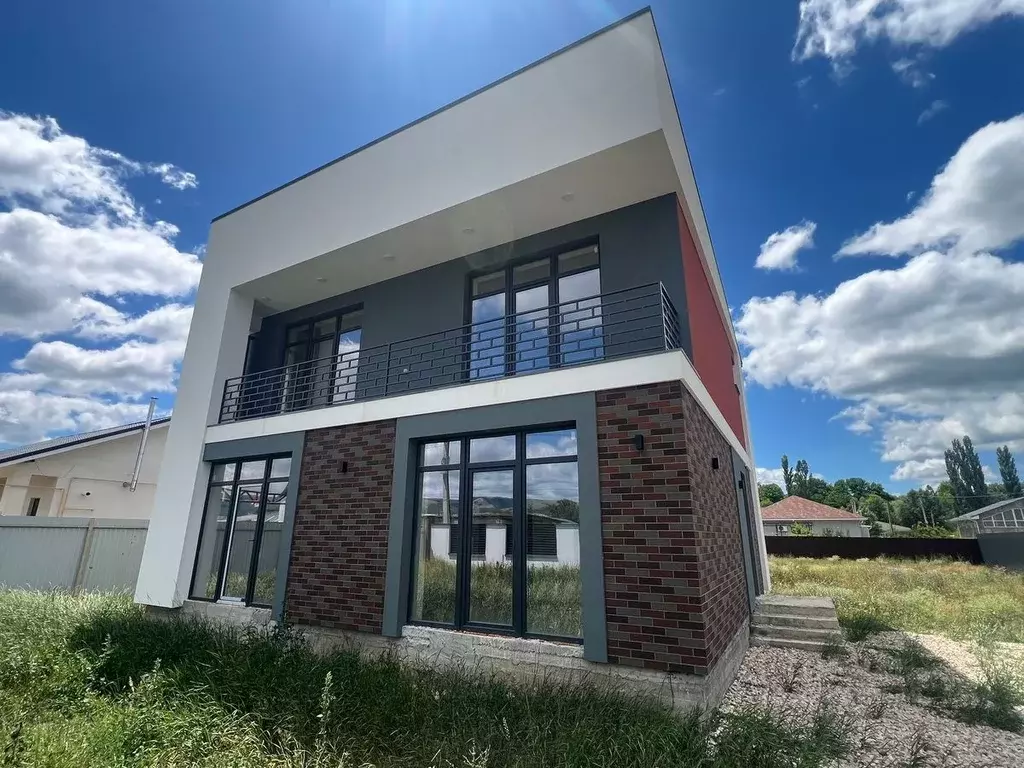 Дом в Крым, Симферопольский район, Добровское с/пос, с. Заречное ул. ... - Фото 1