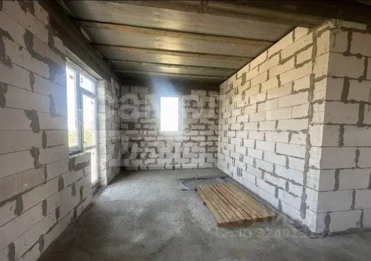 Дом в Крым, Симферопольский район, Чистенское с/пос, с. Новозбурьевка  ... - Фото 1