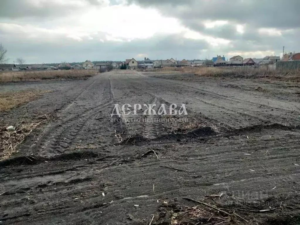 Участок в Белгородская область, Старооскольский городской округ, с. ... - Фото 0