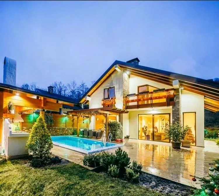 Дом в Краснодарский край, Сочи Видовая ул., 17 (240 м) - Фото 1