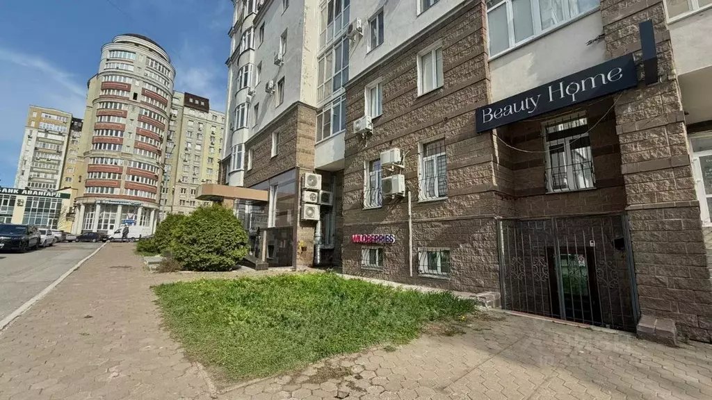 Торговая площадь в Башкортостан, Уфа ул. Мустая Карима, 42 (96 м) - Фото 0