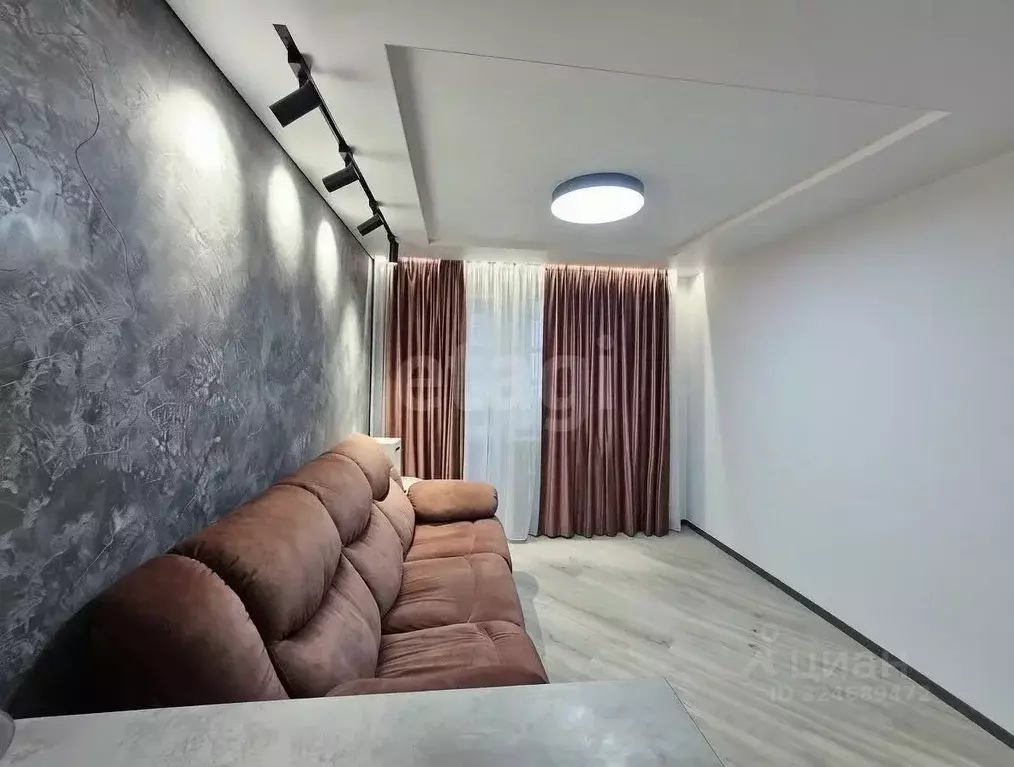 3-к кв. Псковская область, Псков Коммунальная ул., 40 (58.8 м) - Фото 1