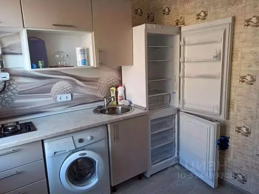 2-к кв. Омская область, Омск Городок Нефтяников мкр, просп. Культуры, ... - Фото 2