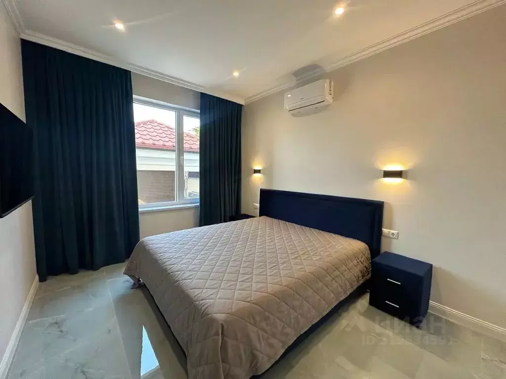 Дом в Краснодарский край, Геленджик ул. Казакова, 18А (250 м) - Фото 1