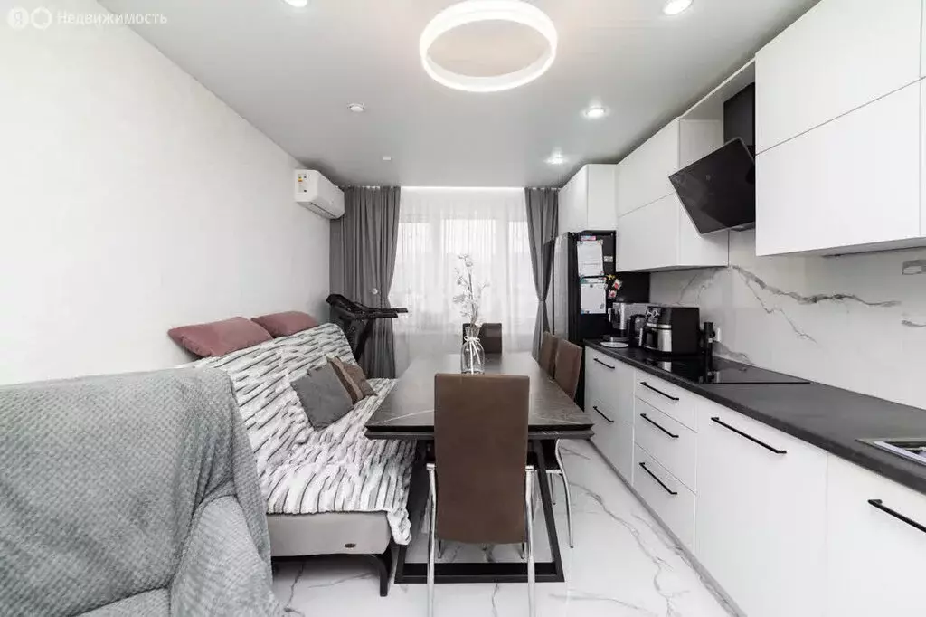 3-комнатная квартира: Курган, жилой район Заозёрный, 5-й микрорайон, ... - Фото 2