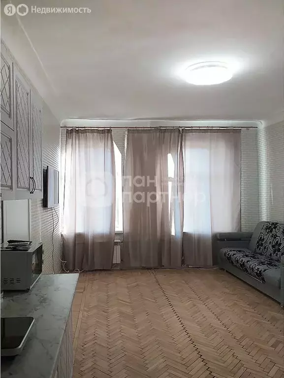 6-комнатная квартира: Санкт-Петербург, Можайская улица, 42 (136 м) - Фото 1